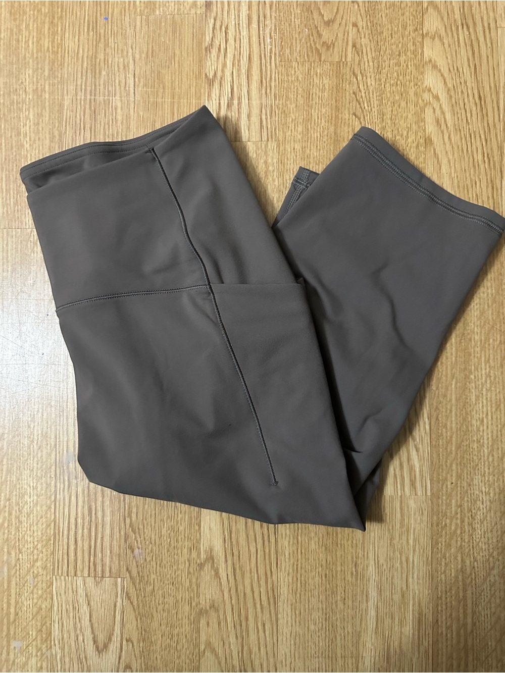 Spyder Active High Waisted Capri Leggings with Pockets Taupe Gray - Size L